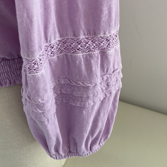 Lucky Brand 🍀 lilac blouse with balloon sleeves. Eyelet edging on faux wrap. XS - Picture 5 of 11